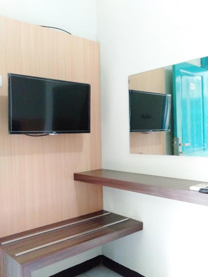 Hotel Taman Indah Madiun Exteriör bild