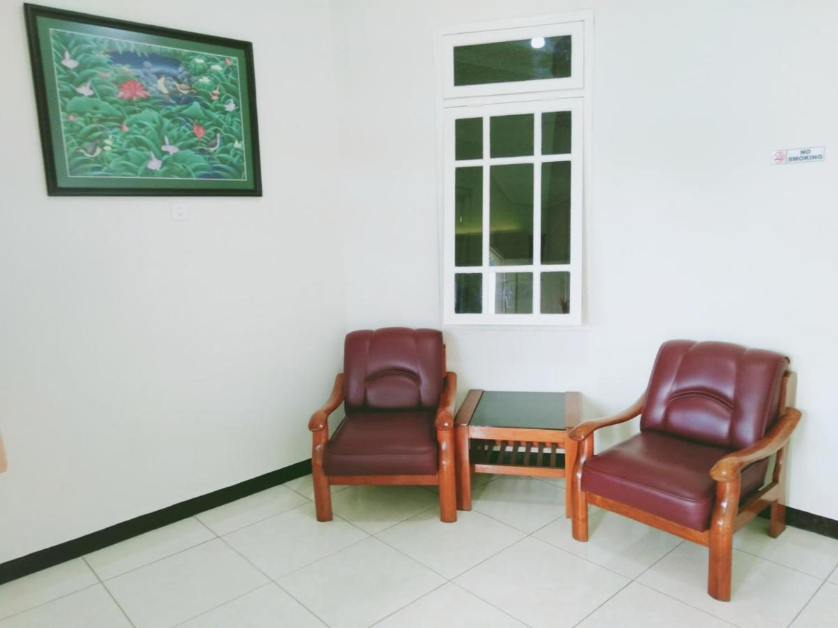Hotel Taman Indah Madiun Exteriör bild