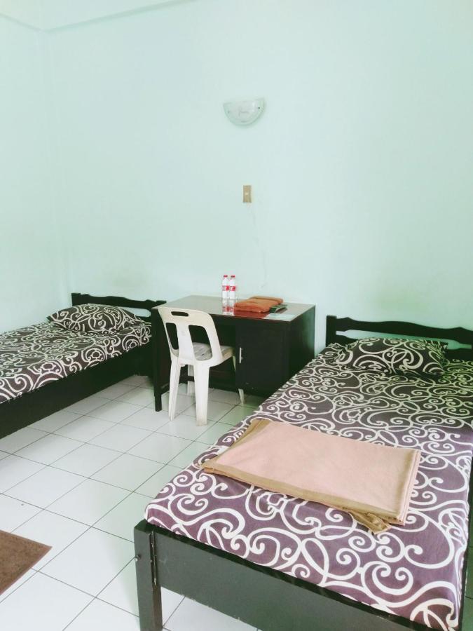 Hotel Taman Indah Madiun Exteriör bild