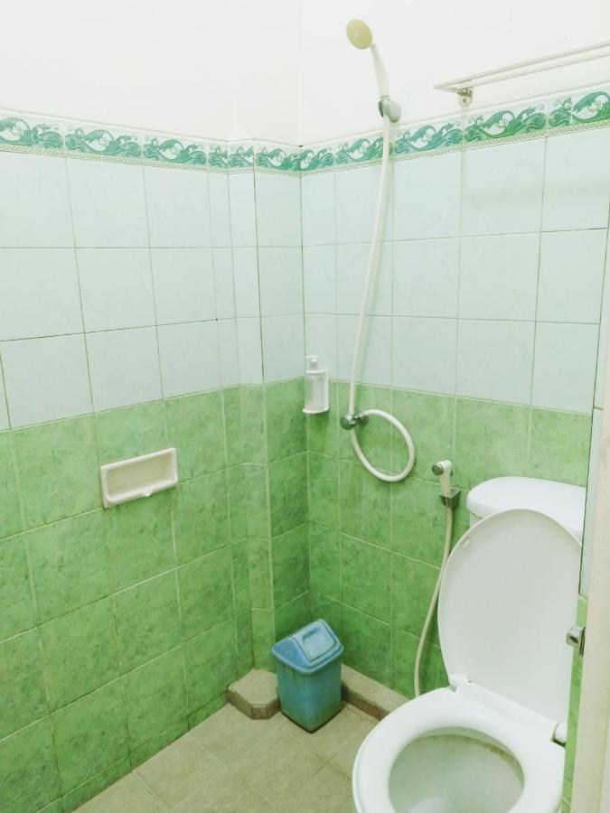 Hotel Taman Indah Madiun Exteriör bild