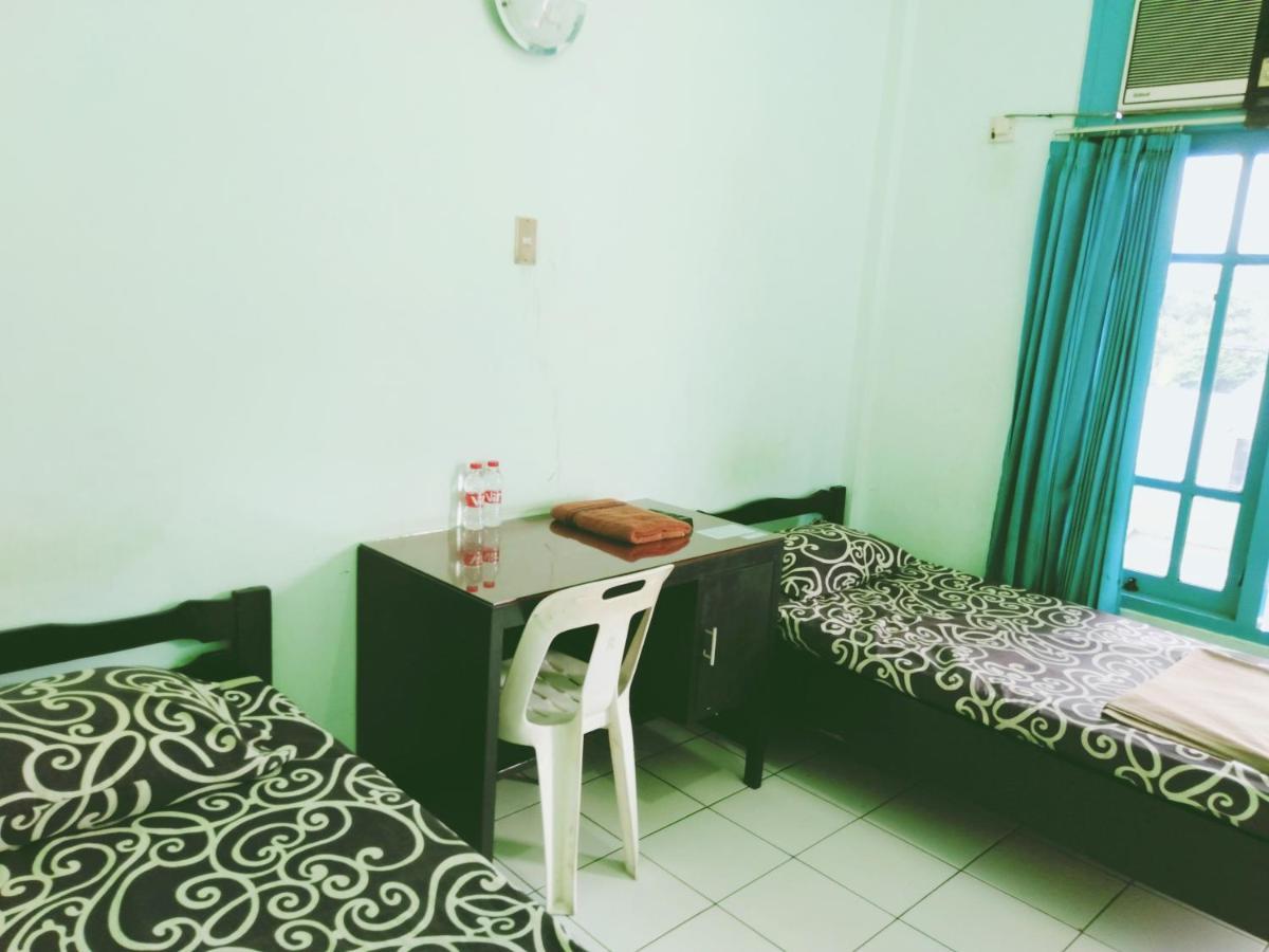 Hotel Taman Indah Madiun Exteriör bild